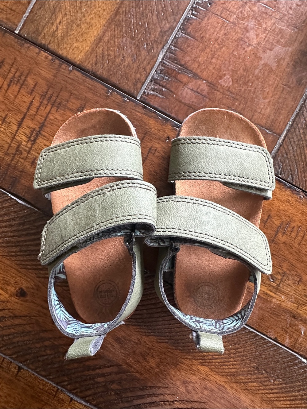 4 Pairs of Kids Summer Shoes ☀️🩴 - Picture 8 of 9